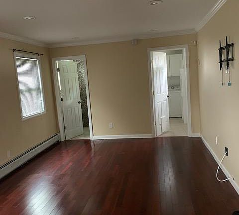 5th image of 182 E Choir Ln