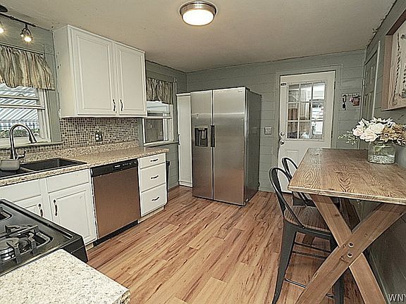 4th image of 99 Briarwood Dr