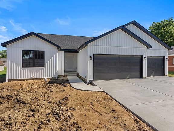 4th image of 202 W Evergreen Dr