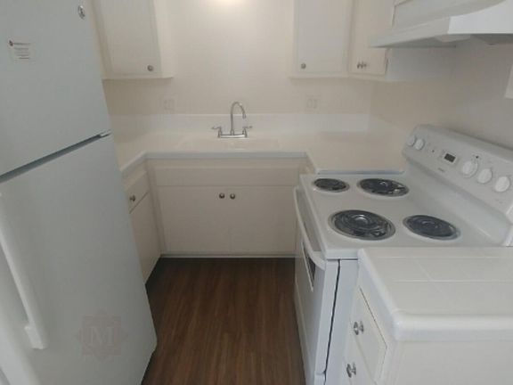 3rd image of 1905 De La Vina St APT 9