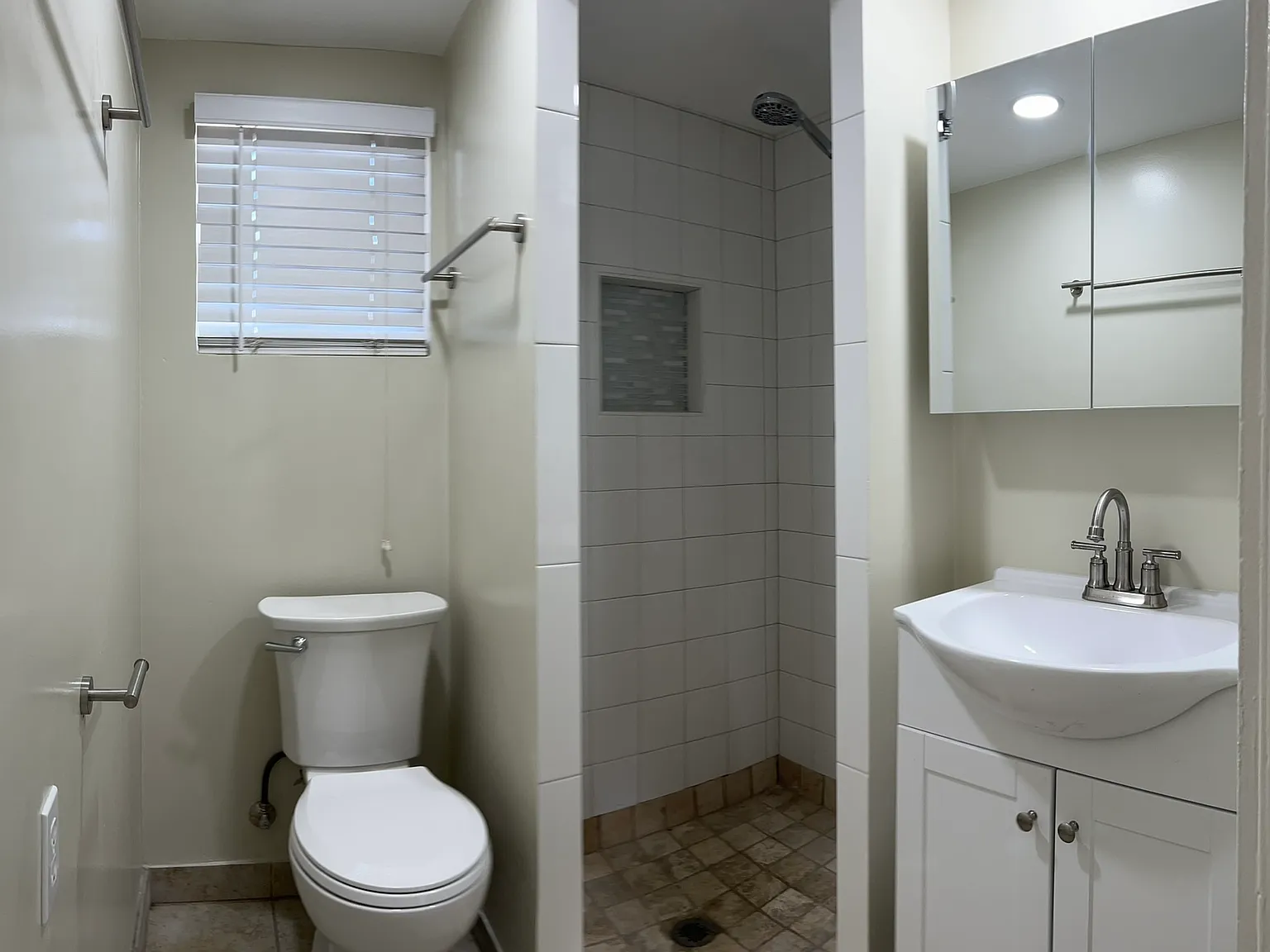 1 bed, 700 sqft, $2,100 — Photo 4