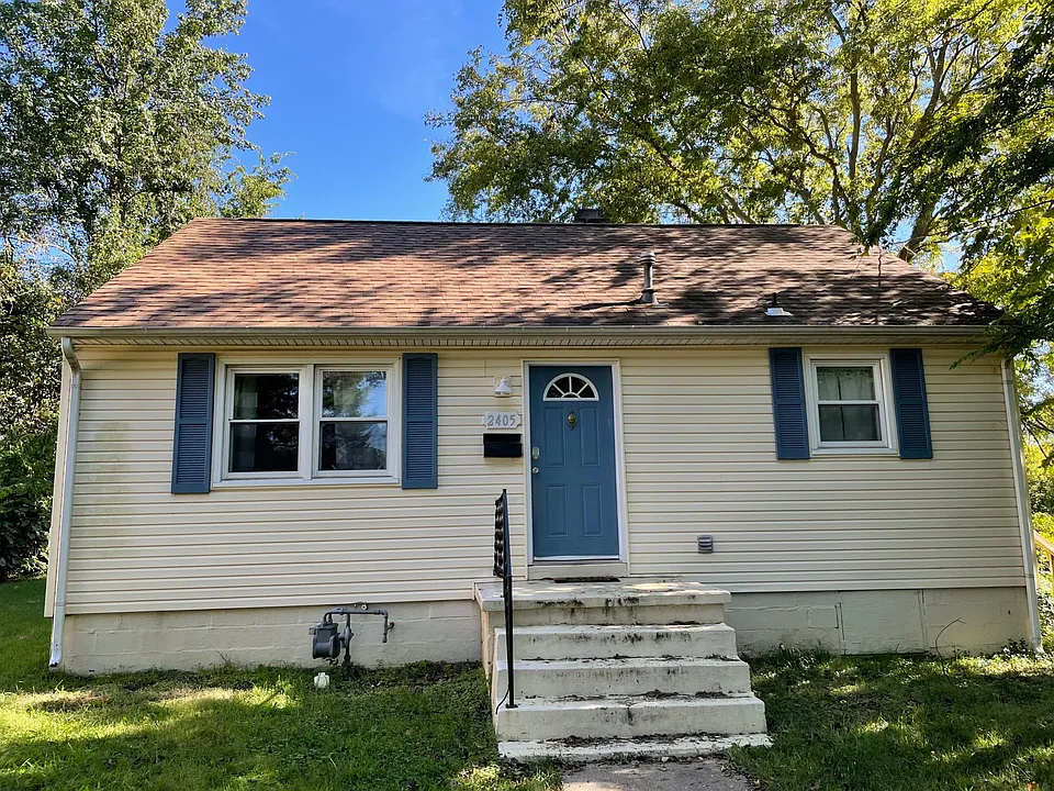 2405 Van Buren St