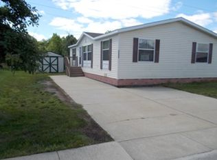 33422 Apple Blossom Ct, Lenox, MI 48048