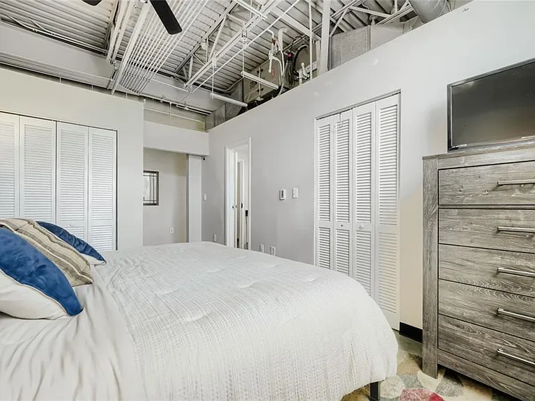5200 Peachtree Rd #3208 — Photo 13