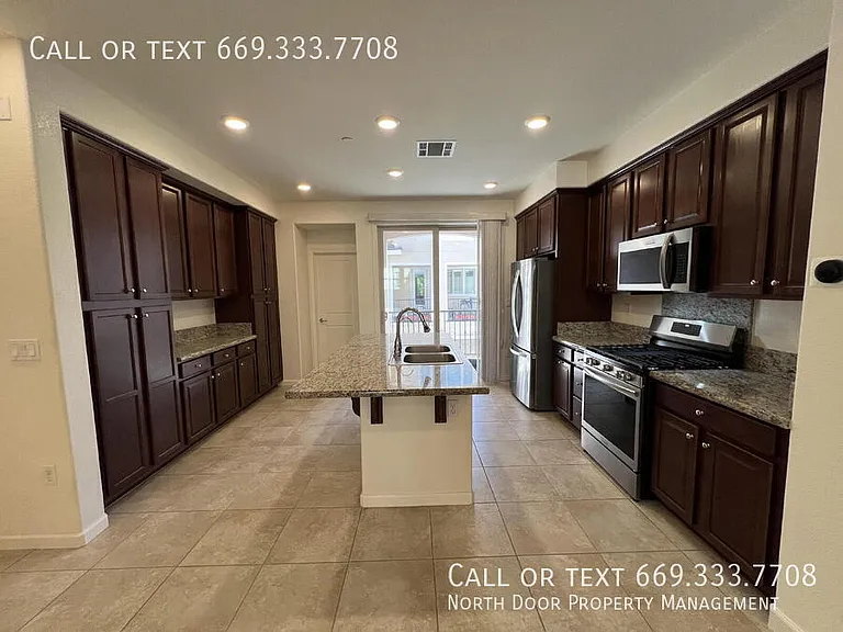 2762 Ferrara Cir — Photo 19