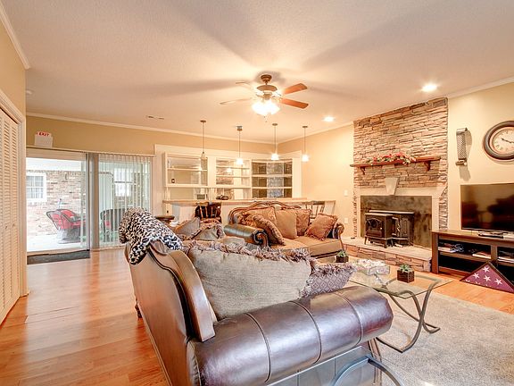 4th image of 1581 Elberta Dr