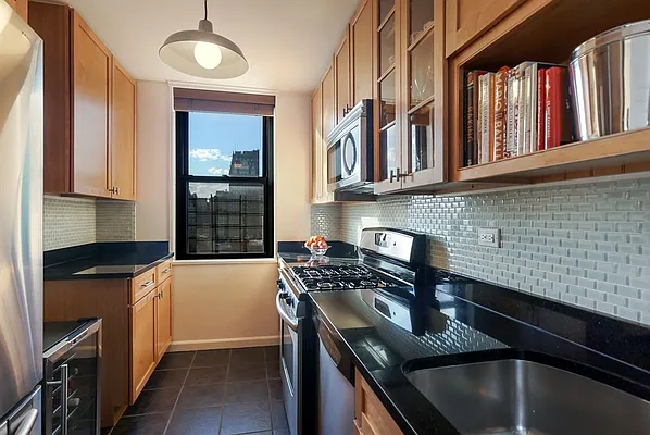 Sold by Corcoran | media 13