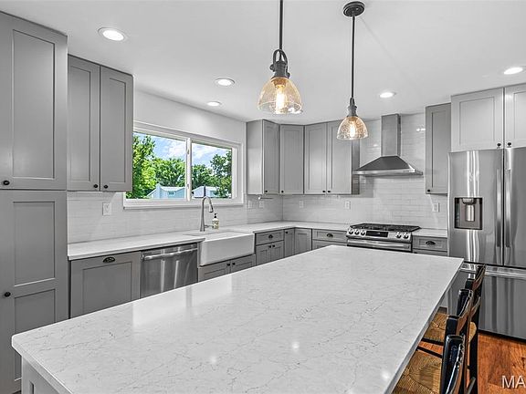 4th image of 2550 Bluffwood Dr