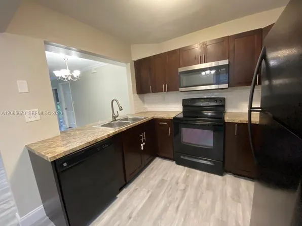 446 NE 210th Circle Ter APT 101-6A, Miami, FL 33179