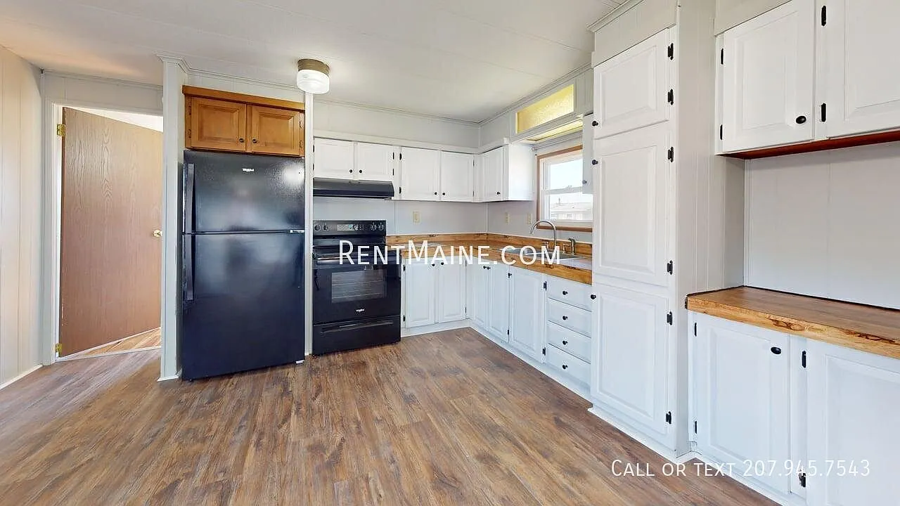 2 bed, 1.5 bath, 913 sqft, $1,295 — Photo 1