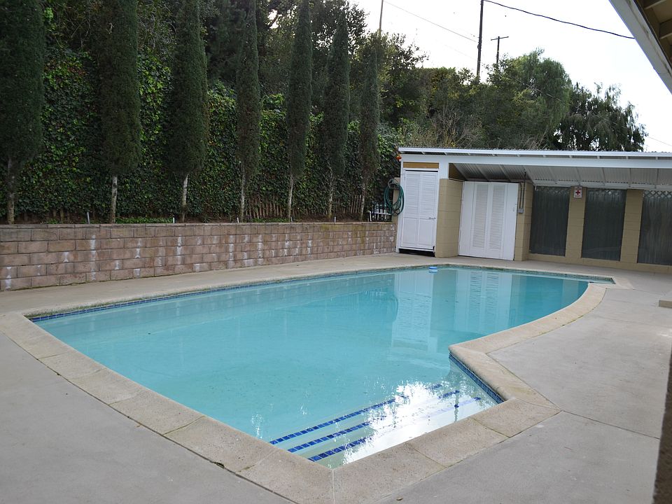 BACKYARD W/ HILLSIDE