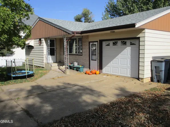 304 Main St S, Glen Ullin, ND 58631