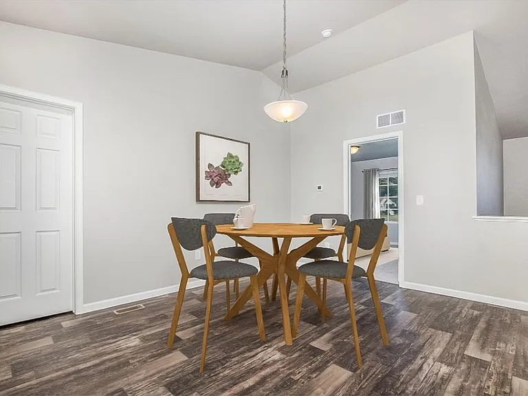1312 Chapel Hill Dr — Photo 4