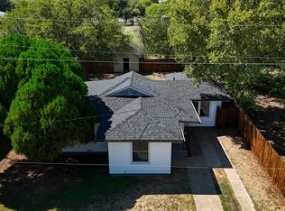 1313 Oliver St, Weatherford, TX 76086