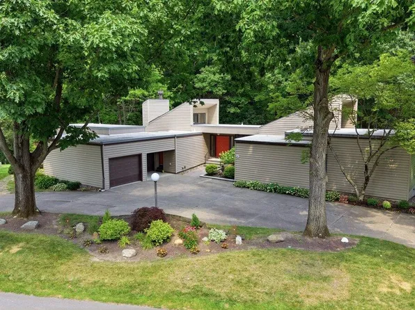 5 Newell Court, Albany, NY 12204