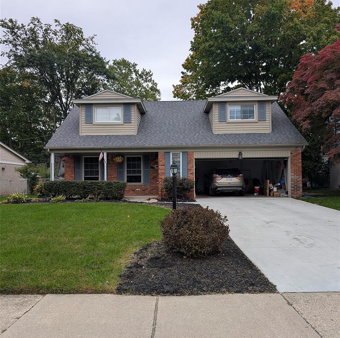 27058 Belmont Ln, Southfield, MI 48076