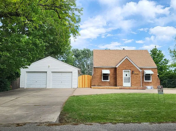 2232 SE Pennsylvania Ave, Topeka, KS 66605
