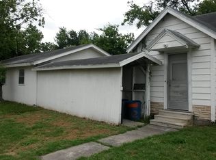 112 W Jeter St, Refugio, TX 78377