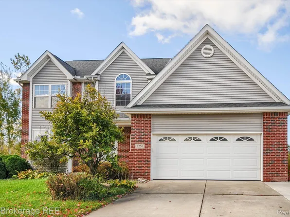 2250 Kildare Dr, Davison, MI 48423