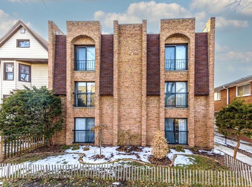1st image of 4876 N Hermitage Ave APT 203