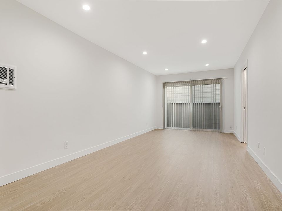 1st image of 1726 S Barrington Ave #1730