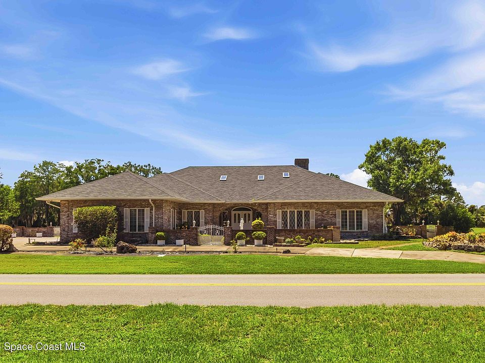 1st image of 628 Pelican Bay Dr