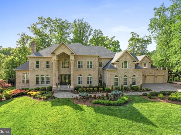 696 Miller Ave, Great Falls, VA 22066