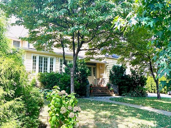 2nd image of 16 Roosevelt Ave #1