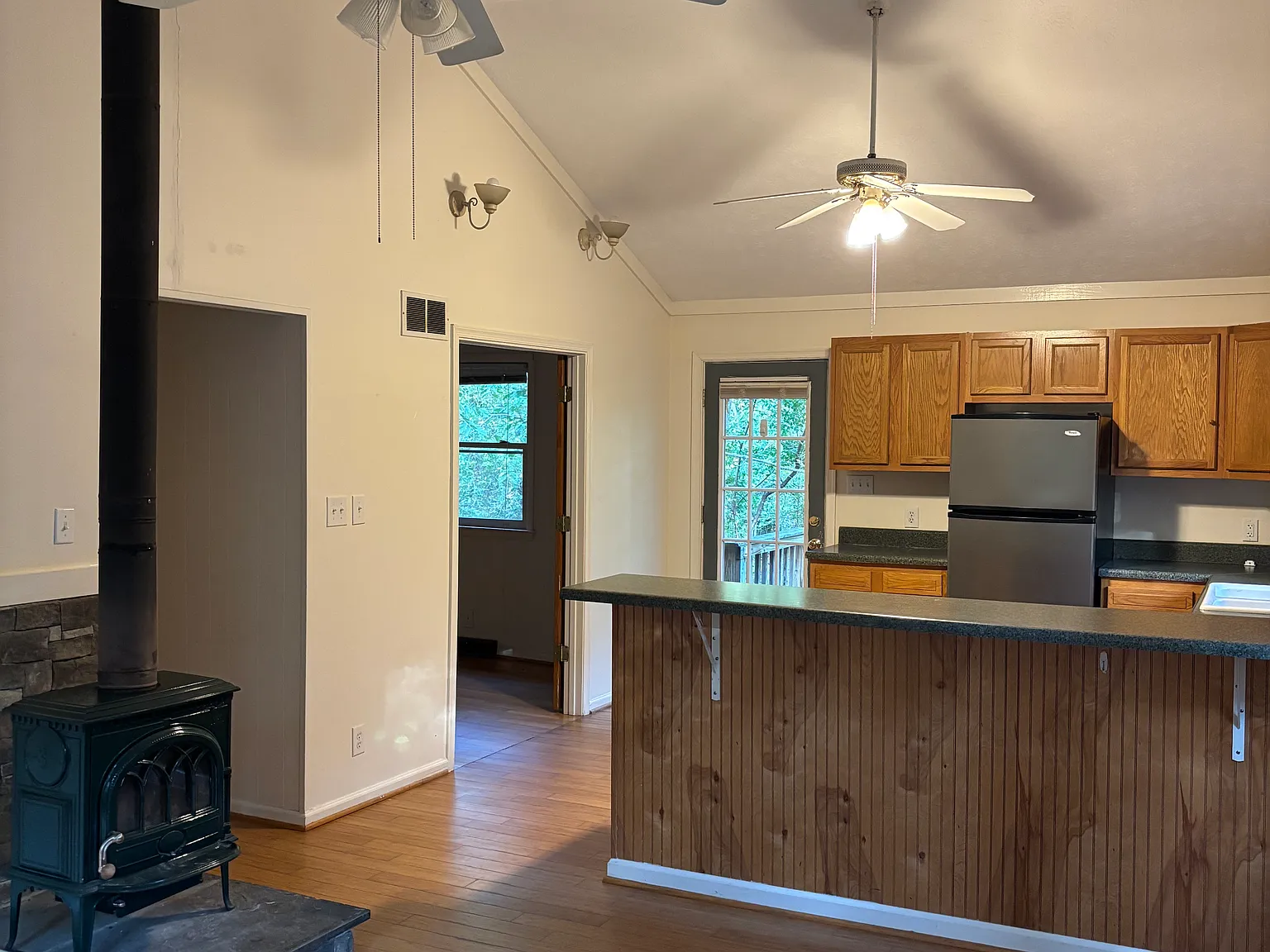 1512 Mountainside Ct — Photo 4
