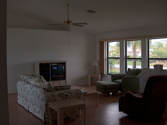 5th image of 1120 SW 26th St