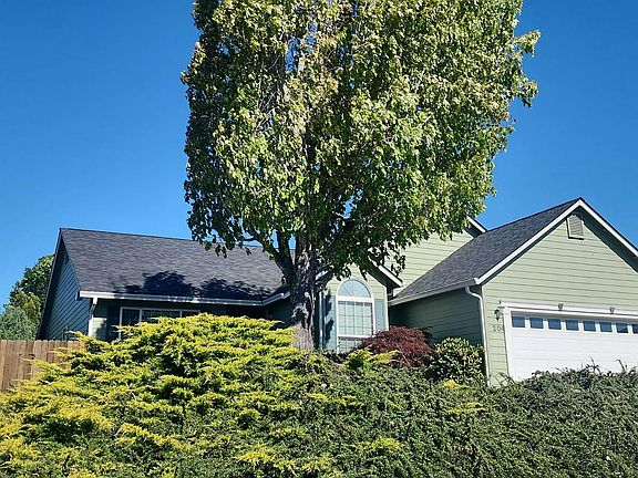 3rd image of 204 Greyfox Dr