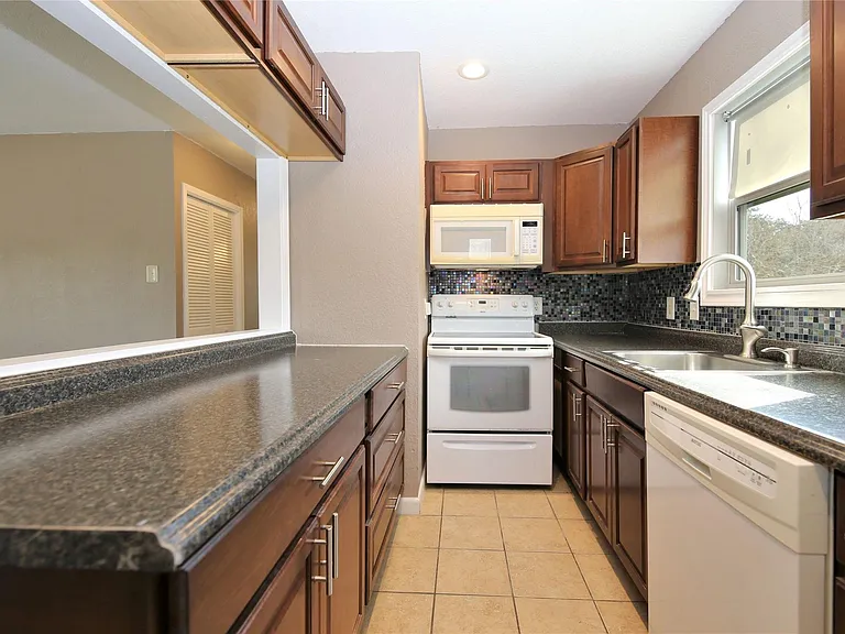6611 Wayne Johnson Ave — Photo 7