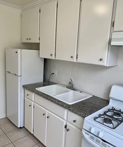 2304 S Carmelina Ave #5 — Photo 5