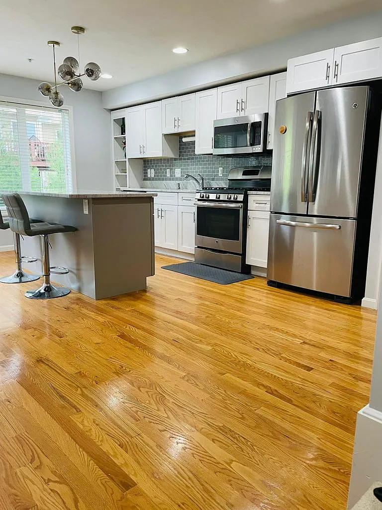 3 bed, 2.5 bath, 2000 sqft, $3,400 — Photo 4