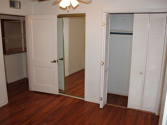 3rd image of 4221 Estate Dr