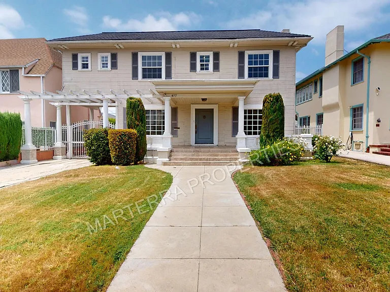 877 S Bronson Ave — Photo 28
