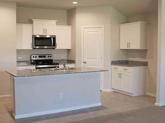 2nd image of 807 Wolf Creek Dr