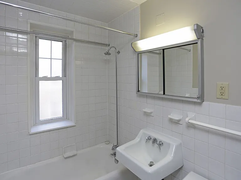 125 Oak Grove St — Photo 18