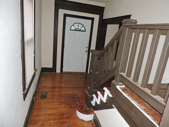 2nd image of 2109 Roanoke Ave