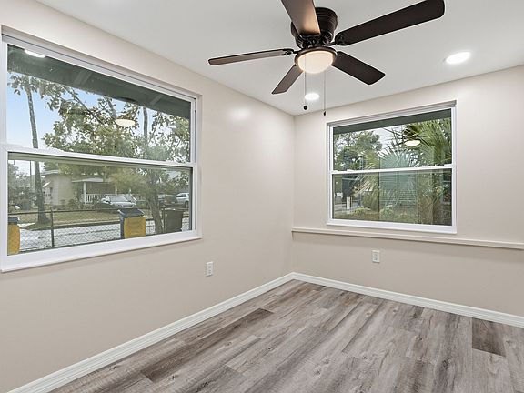 5th image of 903 Vine Ave