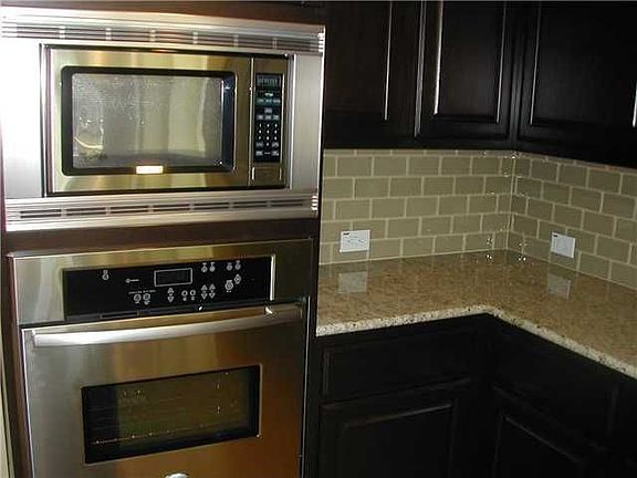 5th image of 2900 Angelina Dr