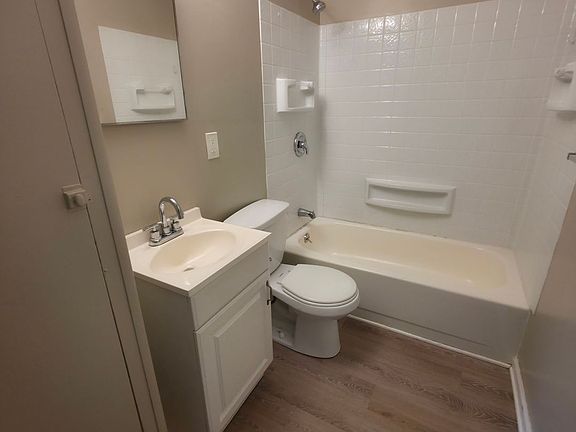 4th image of 4488 W 133rd St