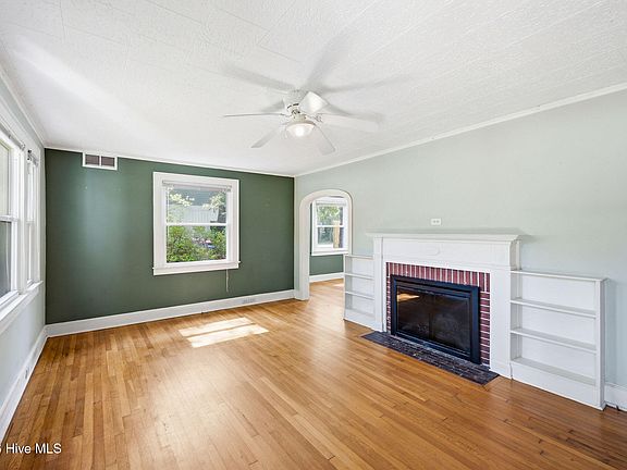 4th image of 4924 Oleander Drive