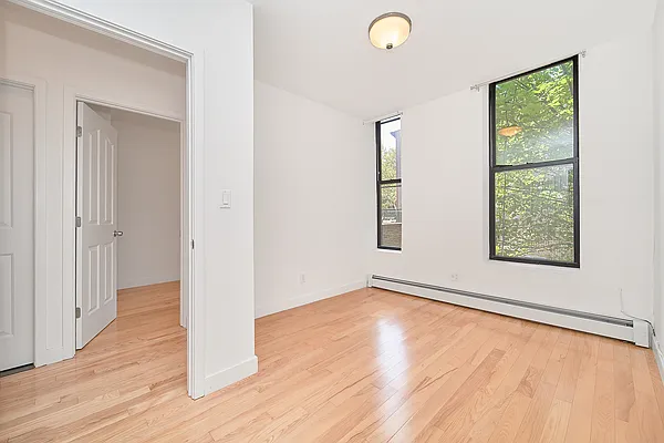 Rented by Compass | media 10