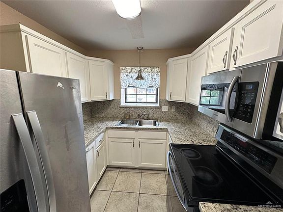 4th image of 402 Cozumel Ln