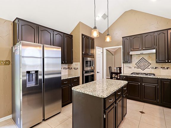 5th image of 2109 Golden Arrow Dr