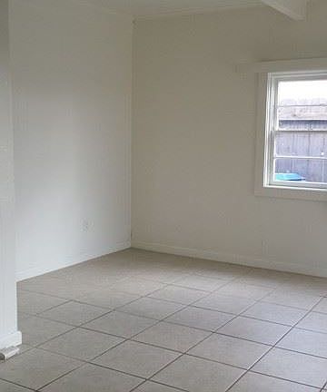 3rd image of 4378 Maple St #4378