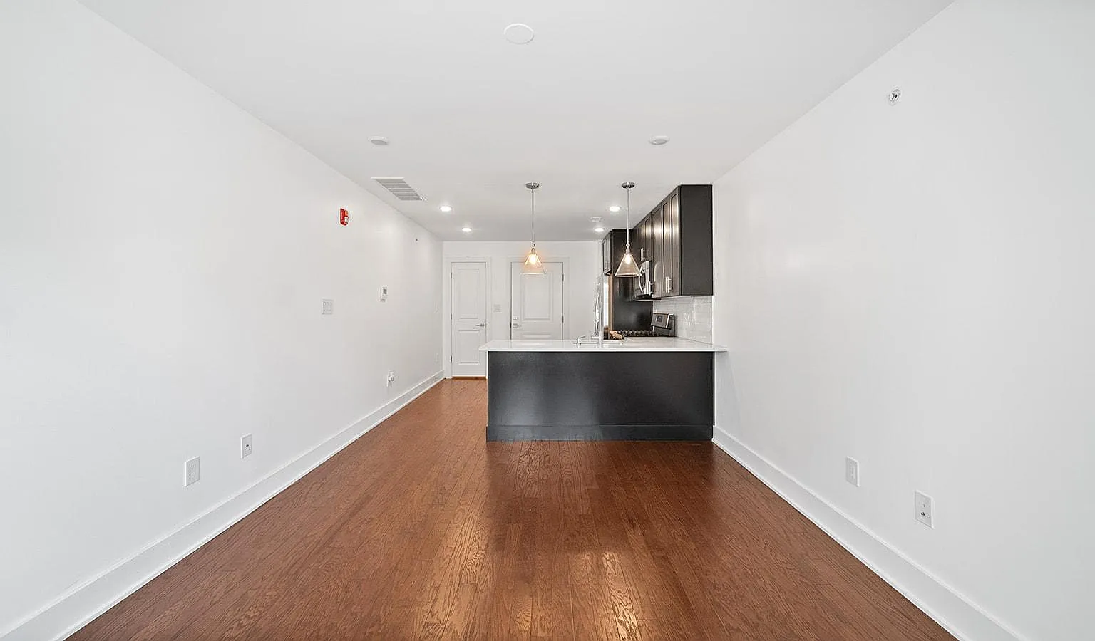 2 bed, 1350 sqft, $1,900 — Photo 3