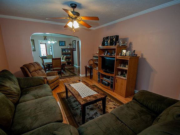 4th image of 2708 Lincoln St