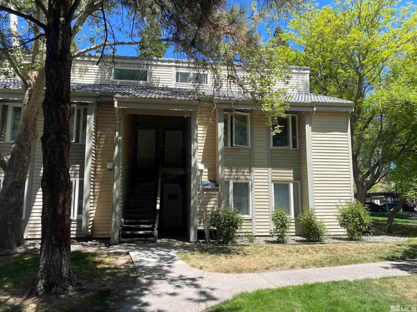 2369 Roundhouse Rd, Sparks, NV 89431